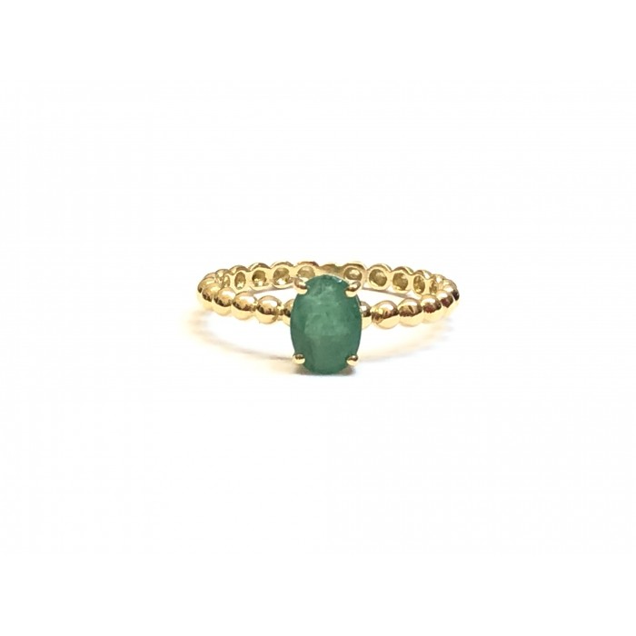 Anillo de oro con esmeralda